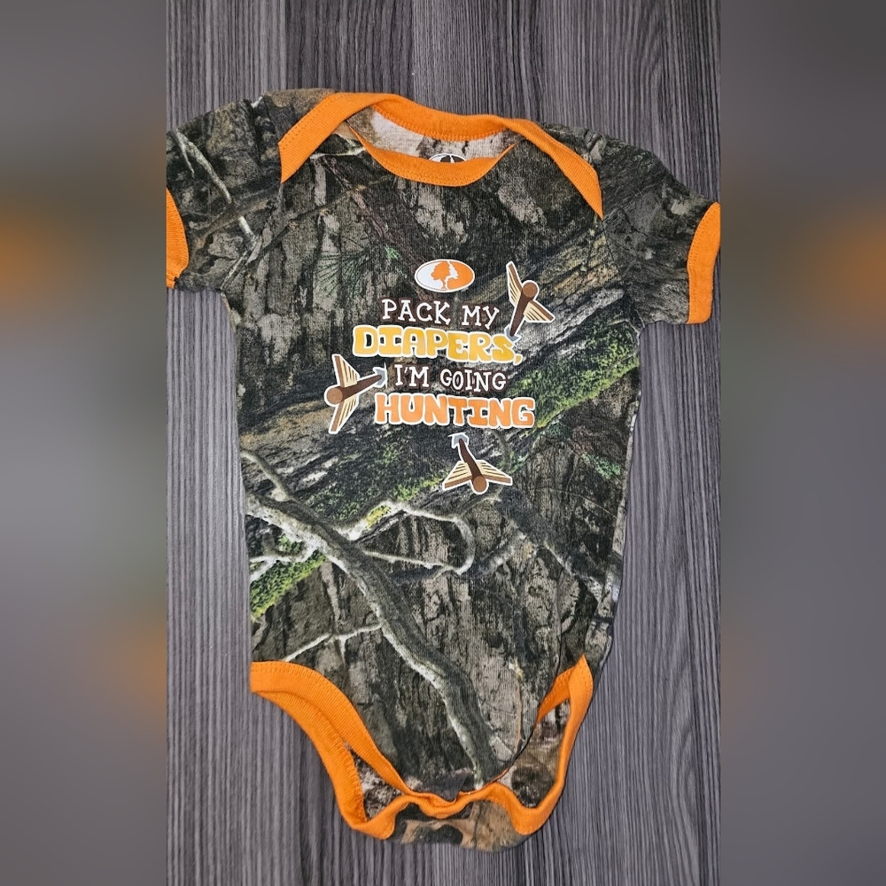 Boys Mossy Oak 18m Camo Bodysuit Onesie One Piece